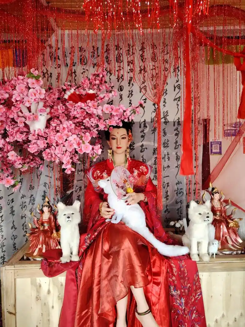 九尾狐仙娘娘圣像落座.#九尾狐 #狐仙 #曲阳县日恒雕刻 - 抖音