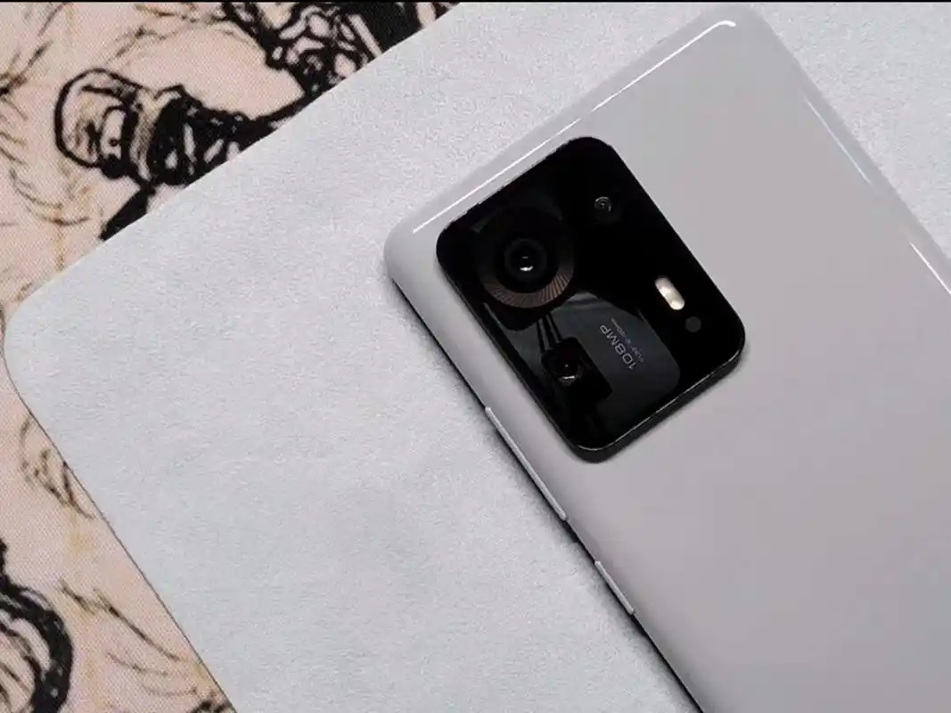 小米max4的性能还是非常强大的,以下是这款手机的性能介绍:  屏幕