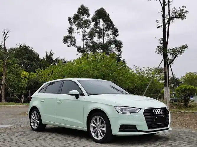 奥迪 奥迪a3  2018款 30周年年型 sportback 35 tfsi 进取型 绿色