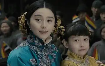 林鹏与成龙合作过《大兵小将》《天将雄师》