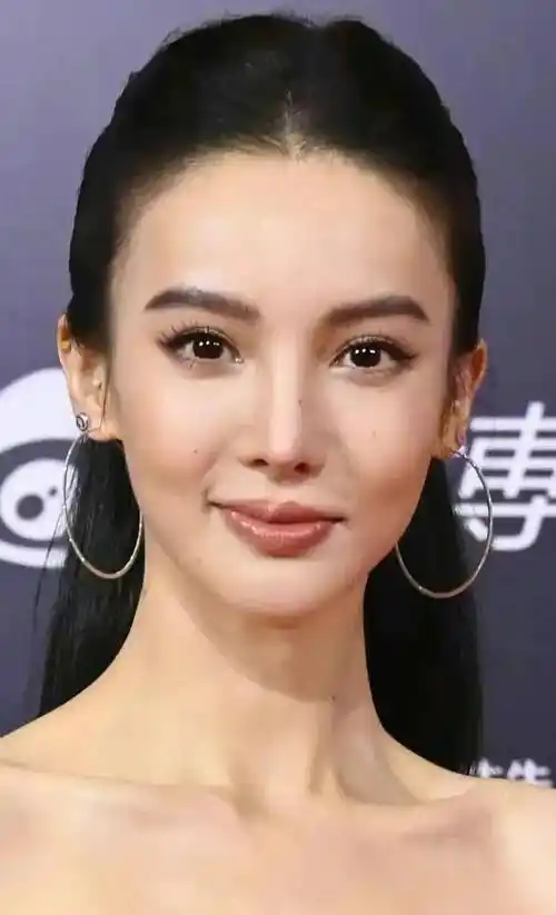 满脸痘,皱纹多,明星离开了美颜,生图还不如普通人_状态_孙俪_杨紫