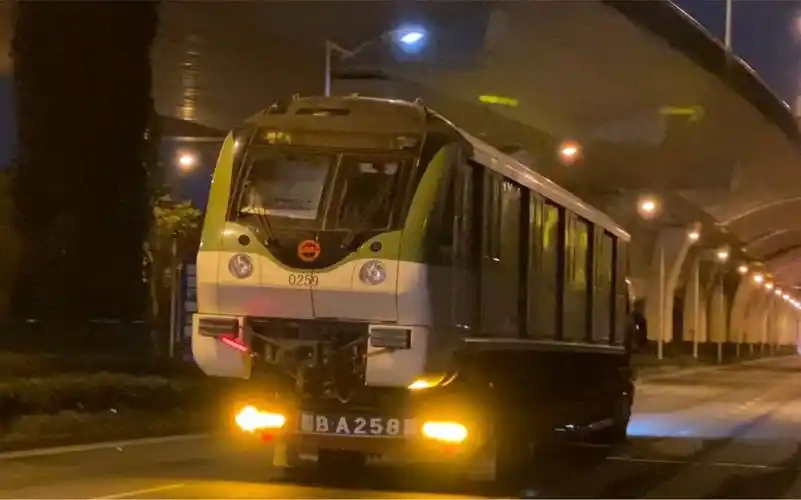 上海地铁2号线鲶鱼259送修,离开川沙基地