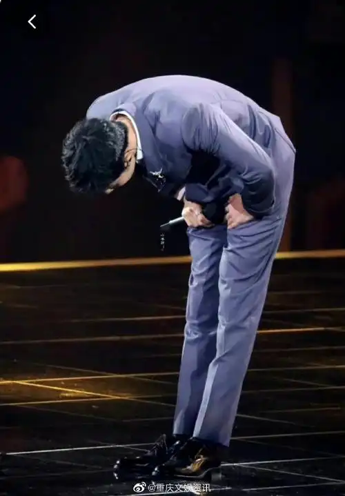 肖战五号病人90度鞠躬谢幕