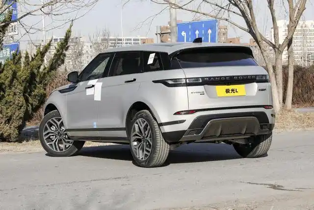 2023款路虎揽胜极光l上市20t燃油15t插混售价3898万元起