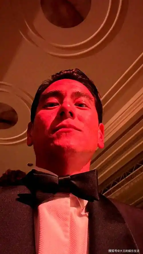 彭于晏镜头下的丫丫好美,佟丽娅彭于晏互晒戛纳合照,梨涡惊艳!