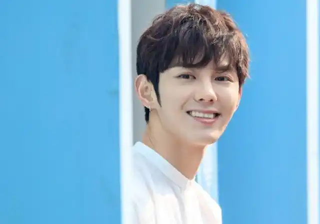 蓝博白衣暖笑,满屏阳光帅气的青春荷尔蒙