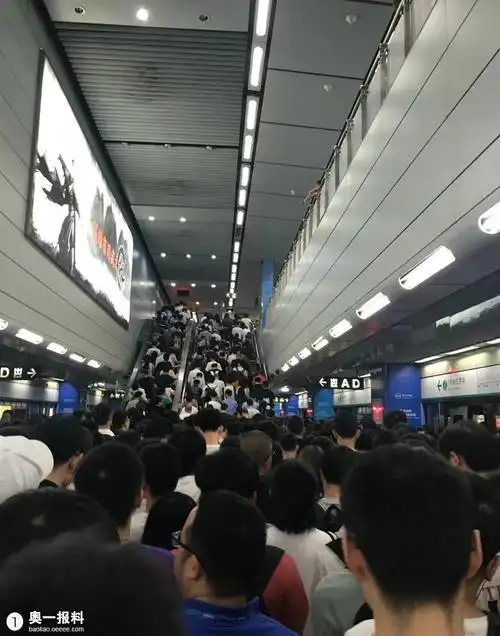 高新地铁站人流量多出站用了十分钟