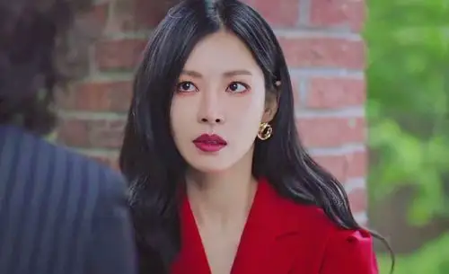 金素妍的这个微表情,当时是真的把我吓到了.