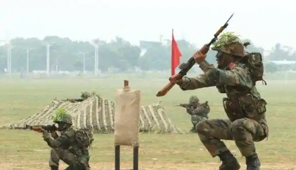 原创中国军人叠的被子俗称豆腐块印度军队叠的被子是什么样