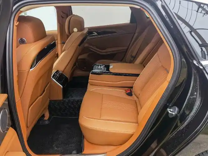 宁波 红旗世纪星h9智联旗享版 2031-102l升 自动-互生升汽车空间