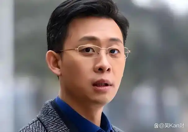 1995年,张译准备艺考,为了获取些经验,他托人和薛佳凝见了一面.