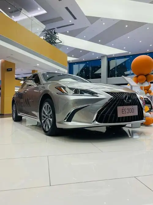 雷克萨斯es200卓越钛银香不香现车