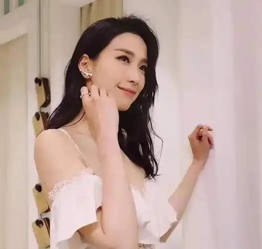 tvb女星姚子羚私房美照写真!高颜值有身材,又仙又欲!