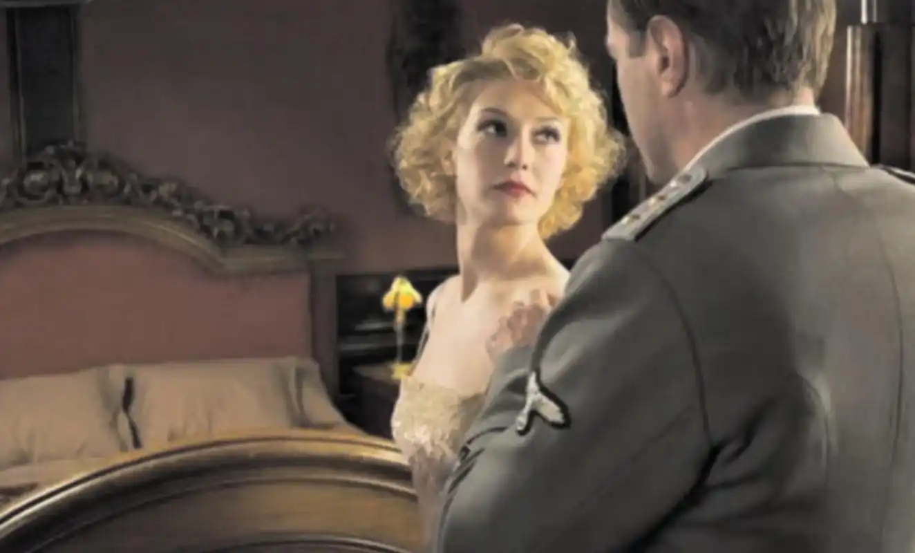 全部都是女特工的组织"克格勃燕子",接受特殊训练诱惑敌军高层