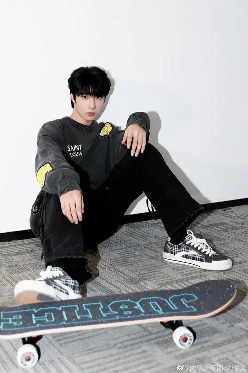 【特价】时代少年团刘耀文宋亚轩鞋方格棋盘格子帆布鞋女滑板鞋街拍潮