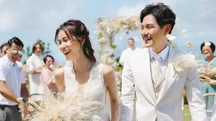 萧正楠晒婚礼照