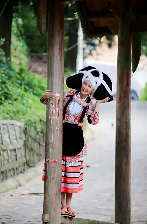 情 写美篇——三眼箫,一种竹质的特色民族乐器,为苗族分支长角苗特有