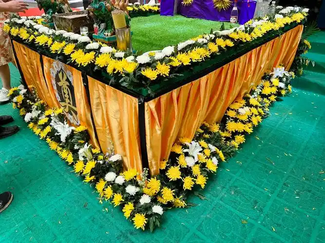灵堂围花布置!0599 - 抖音
