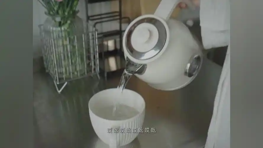 一起听歌一起摇～ #蛋糕姐姐 #户外唱歌 #翻唱