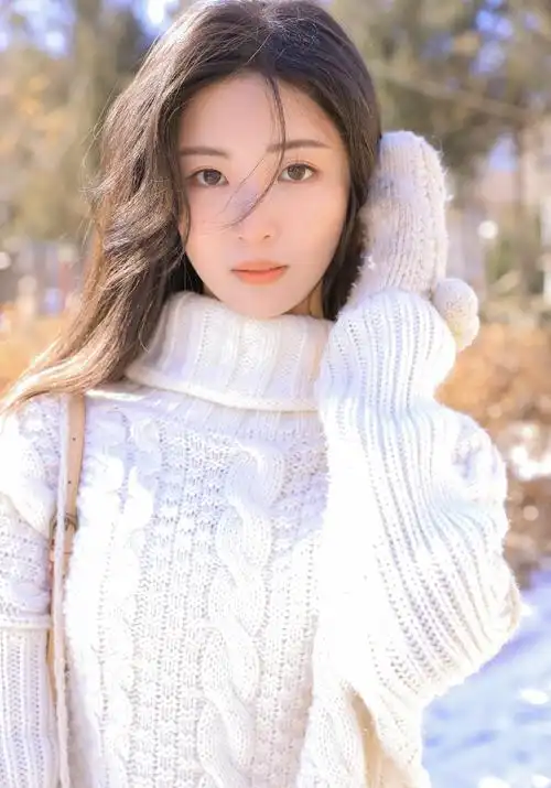 雪地美女白嫩肌肤性感长发美女图片,美女写真,性感,美女,模特,清纯