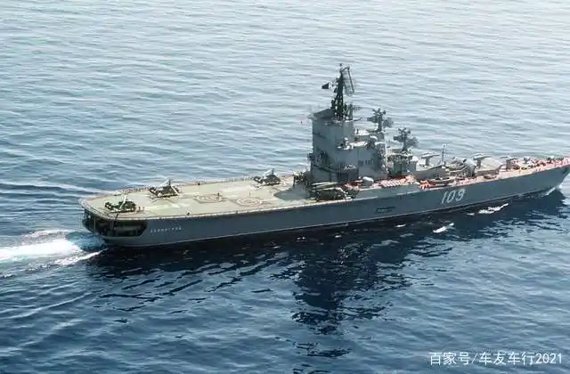 法兰西风情,火力凶猛的圣女贞德号直升机巡洋舰