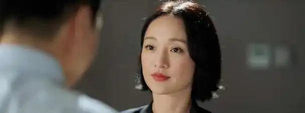 周迅17岁时,潘鸿海给她画了26幅"人体画",现在一系列价值千万