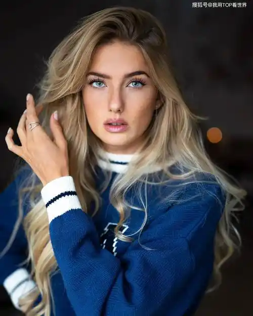 原创德国金发蓝眼美女速度超越风跑步界网红艾丽卡施密特