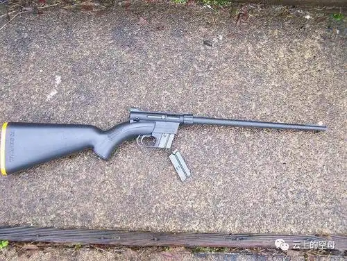 袖珍步枪重量仅一千克,携带方便为飞行员量身定做