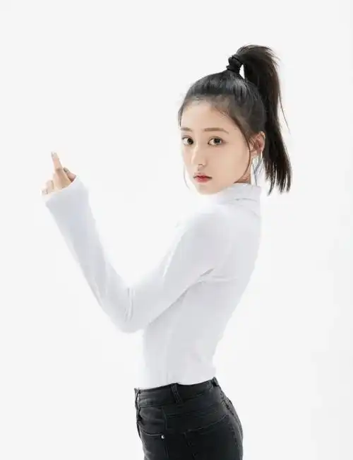 当红00后小花被前男友曝不雅视频,疑是《封神》主演所为?