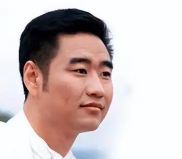 才发现这4位知名歌星已经逝去,难怪再也见不到他们唱歌了