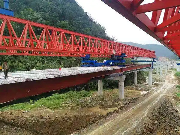 重庆架桥机出租公司100吨自平衡架桥机定制