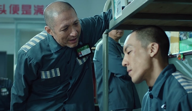 热播剧《巡回检察组》让我们看到了监狱服刑人员的生活百态,剧中依靠