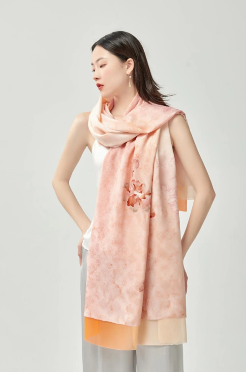 丝绸苏州2020绣娘丝绸一根丝五代人匠心传承