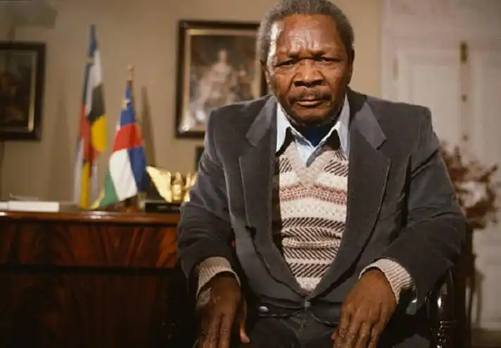 p> b>让·贝德尔·博卡萨 /b>( a target="_blank" href="/item/法语