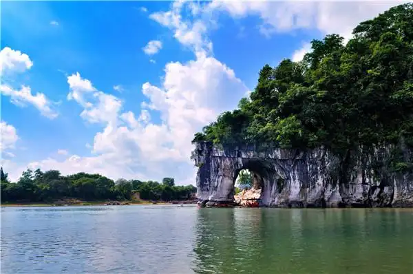 两江四湖 .象山景区