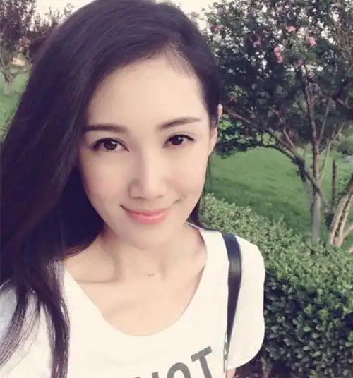 韩磊老婆王燕年轻照片("蒙古花"王燕,嫁大16岁韩磊,生下一儿一女,日子