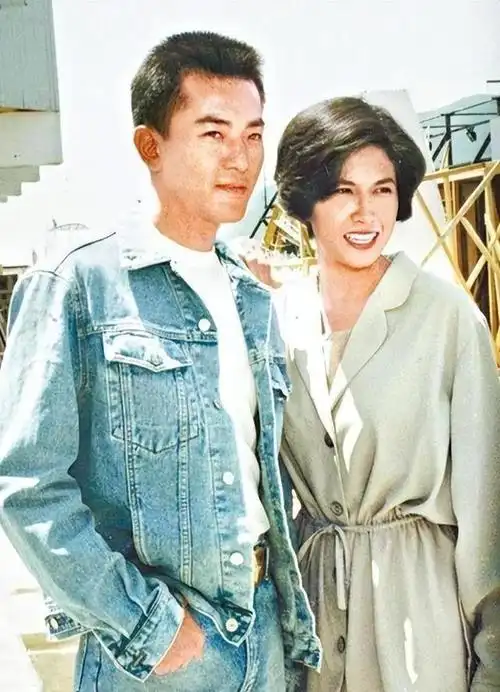 "夫妻本是同林鸟",但抱歉,这次郑伊健也救不了蒙嘉慧