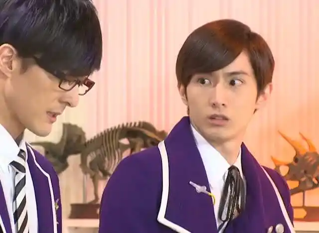 萌学园5艾瑞克和焰王一起去了夸特诺看能帮上欧趴什么忙