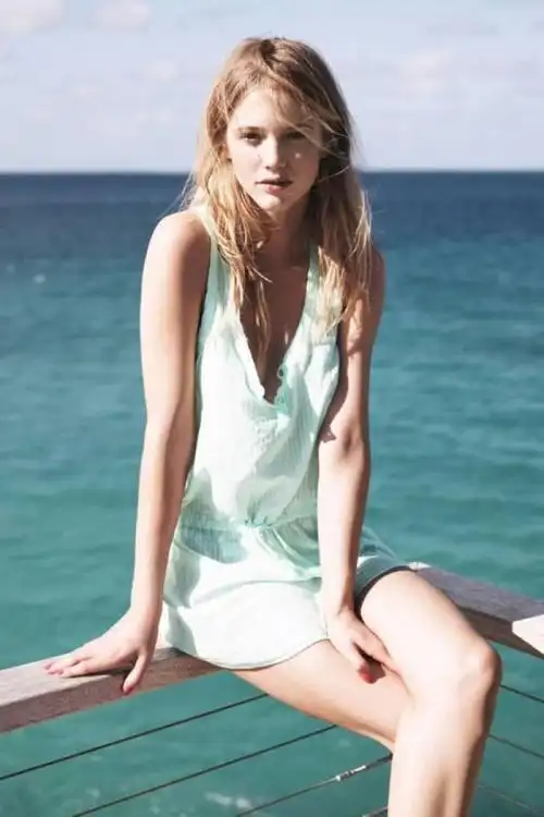 贫乳又何妨小胸穿衣术让acup妹纸穿出时尚高级感