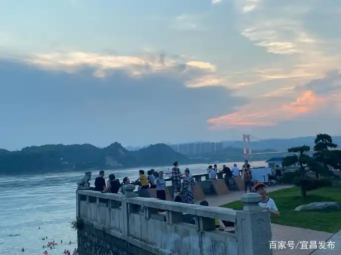 宜昌滨江公园再添瞰江打卡点