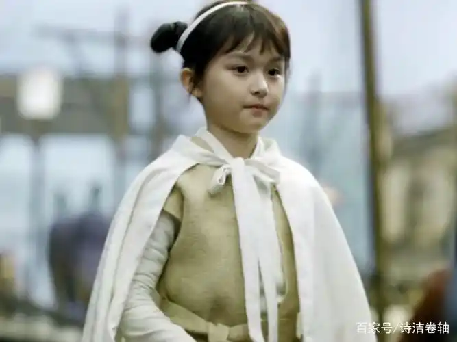 《知否知否应是绿肥红瘦》小明兰,由刘楚恬饰演,聪明伶俐,活泼可爱