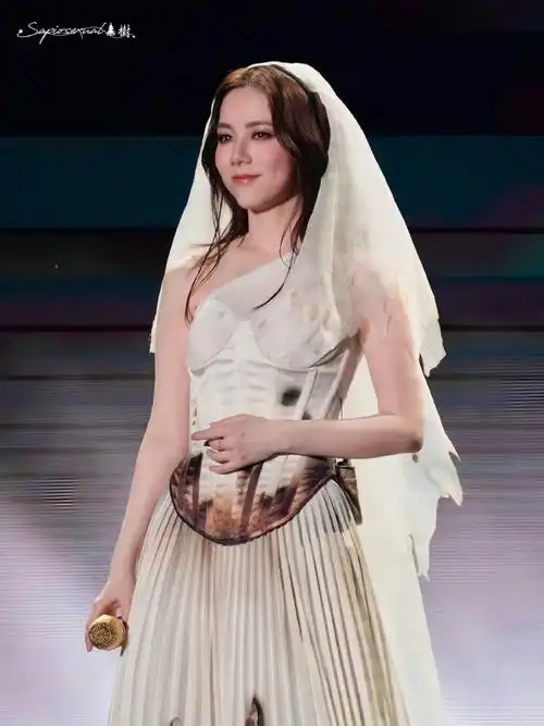 邓紫棋为残疾歌迷演唱##邓紫棋iamgloria世界巡回演唱会