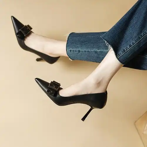 女神高跟鞋新款女鞋尖头细跟高跟鞋金属扣名媛正装宴会辣妈单鞋女