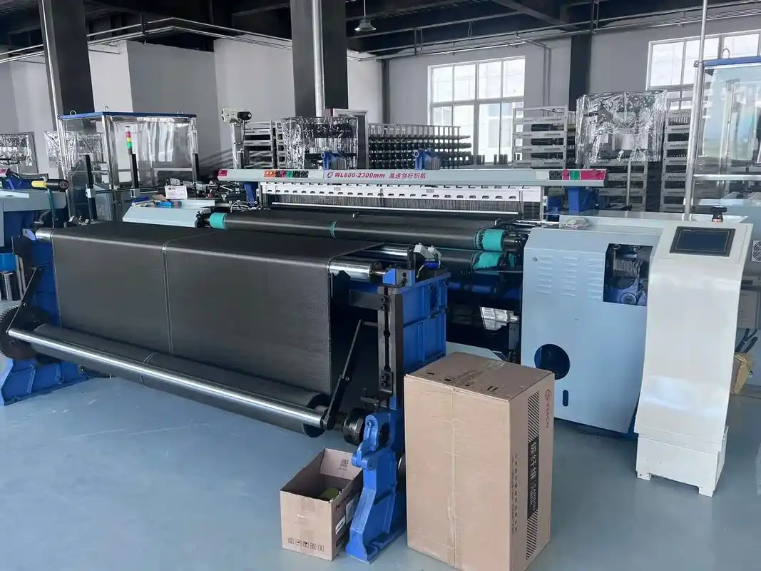 高速碳纤维织布机调试完毕,有意向的可以联系#质量第一诚信为本 - 抖