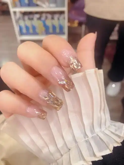 淡色渐变77香槟色渐变秋冬显白美甲