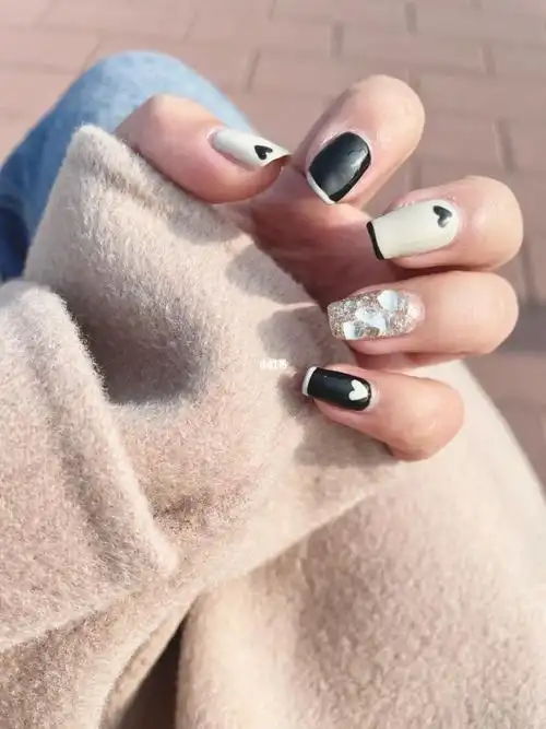 秋冬黑白美甲