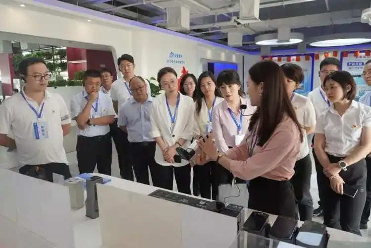 来访交流67中煤集团安徽交控集团客人到访云玺量子总部参观访问