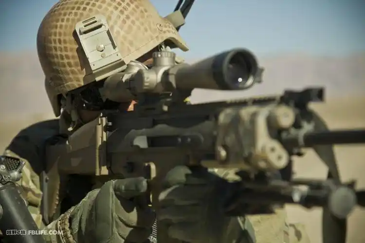 2012.12.01 美军陆特在阿富汗开小车打mk17