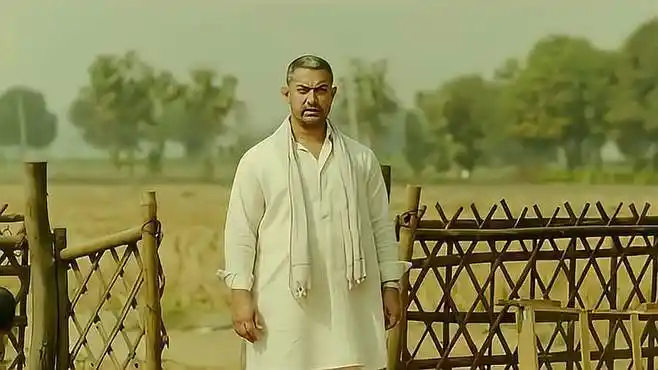 摔跤吧爸爸:当父亲的尊严,被女儿打败,阿米尔汗该怎样面对!