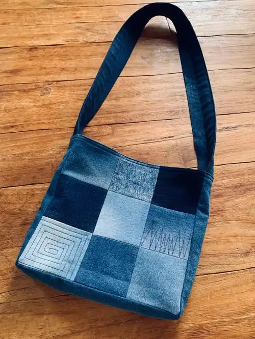 拥有了牛仔布自由第一件就做九宫格拼布包